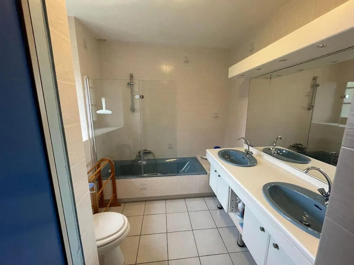 Вилла Large Welcoming House Of 15 People Melrand 0*,