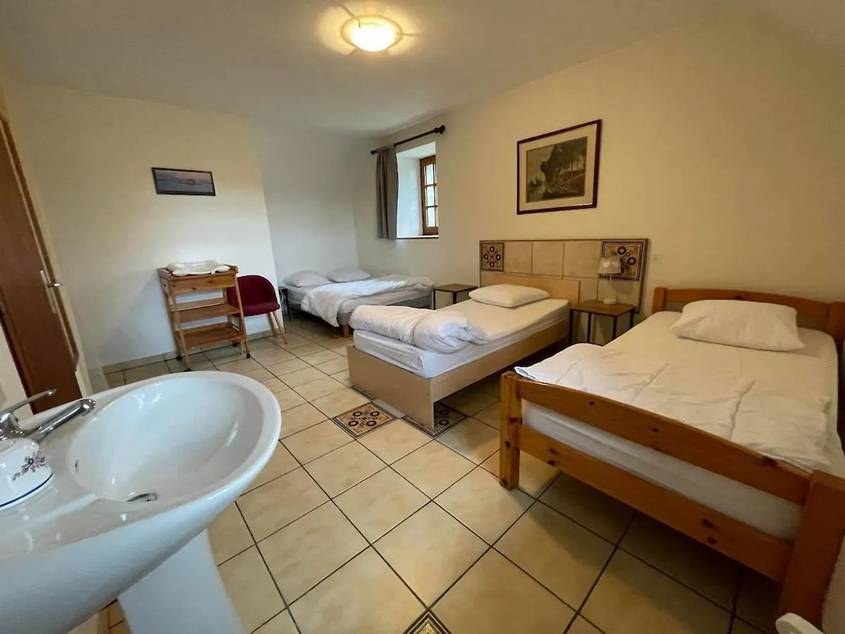 Вилла Large Welcoming House Of 15 People Melrand Дом отдыха