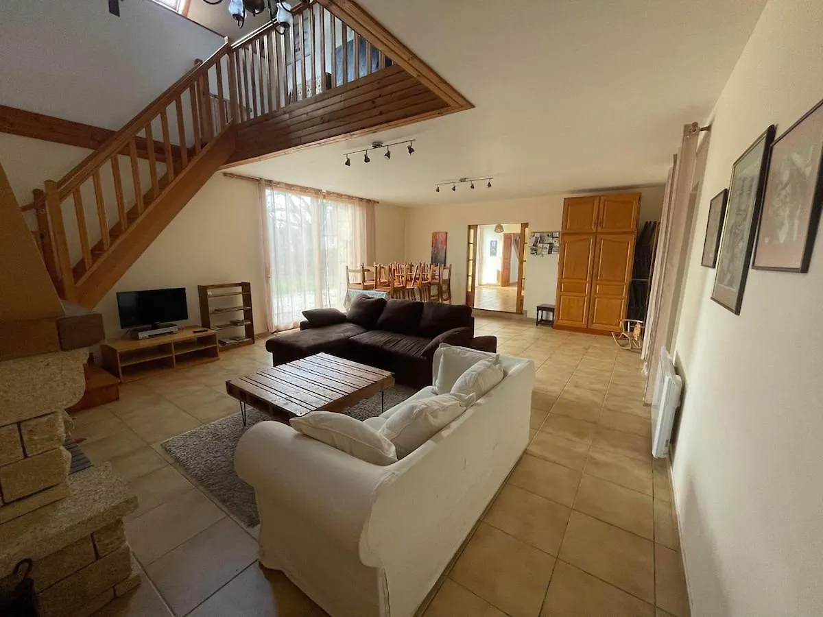 Вилла Large Welcoming House Of 15 People Melrand Дом отдыха
