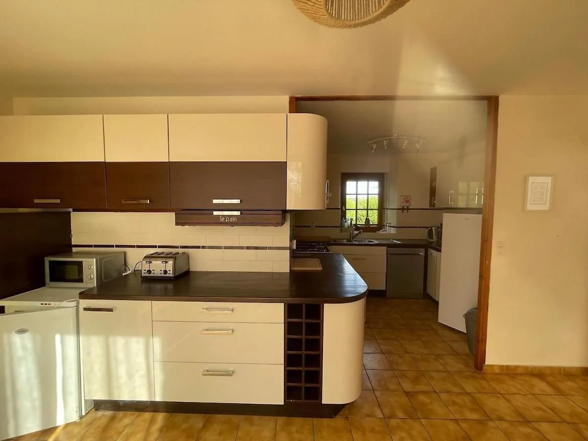 Дом отдыха Вилла Large Welcoming House Of 15 People Melrand Франция
