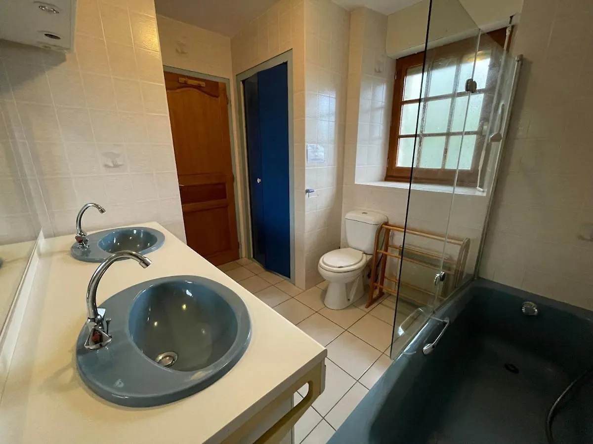 Вилла Large Welcoming House Of 15 People Melrand